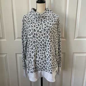 Crew neck long sleeve top